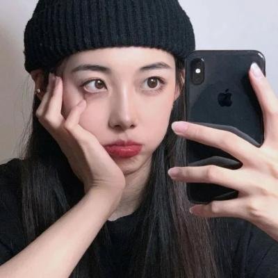 帐棚顶上的马戏团艺人